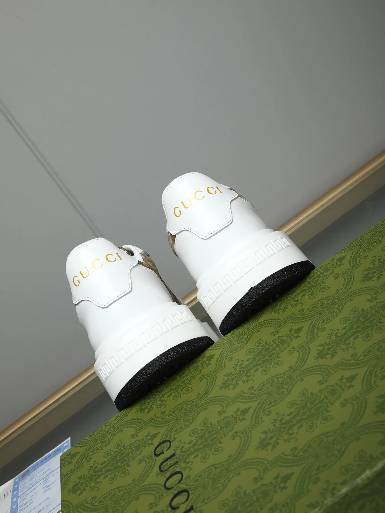 Men's shoes 💰480 New men's shoes GUCCI Fashion trend Made of first-layer calfskin ➕ washed sheep lining! The foot feels super comfortable and the workmanship is impeccable. Foam ultra-light outsole, size: 38-44 (45 customized) 4 colors to choose from!